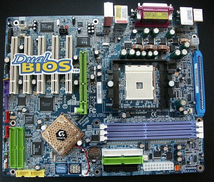 Gigabyte GA-8KNNXP és Gigabyte GA-8KNNXP-940 - 6. kép
