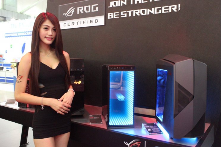 Érdemes volt meglátogatni a Computex Asus standját! ;)