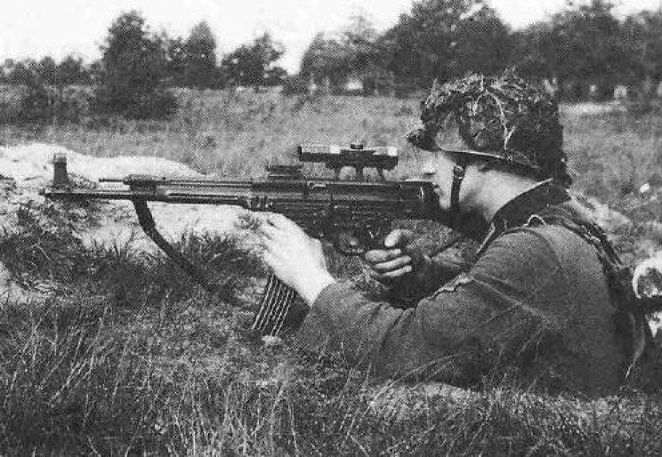Fegyverbemutató:Sturmgewehr 44(MP44) - 2. kép