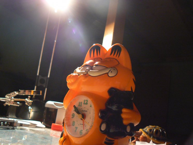 Gárfild (ejtsd:garfield) óra (hmm vmi nem stimmel a címben), és a többi baromságom - 1. kép