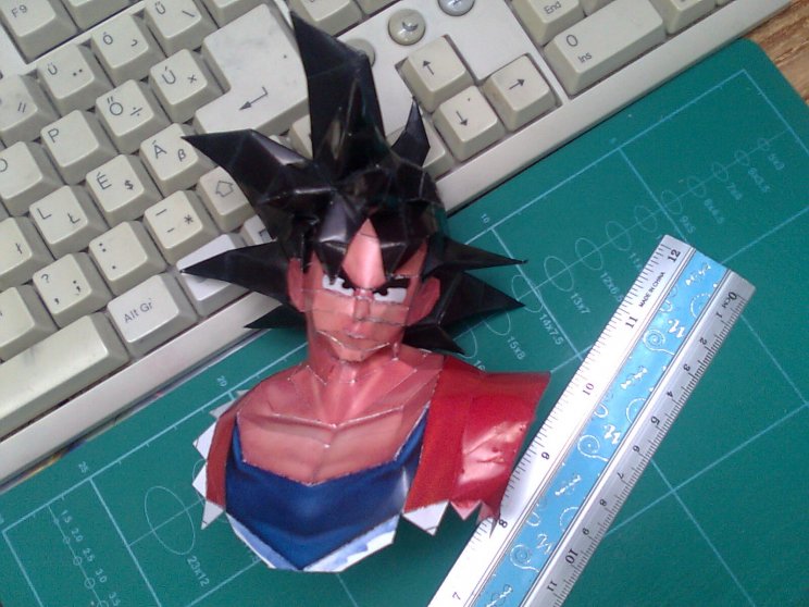 Papercraft, avagy másik Goku - 4. kép