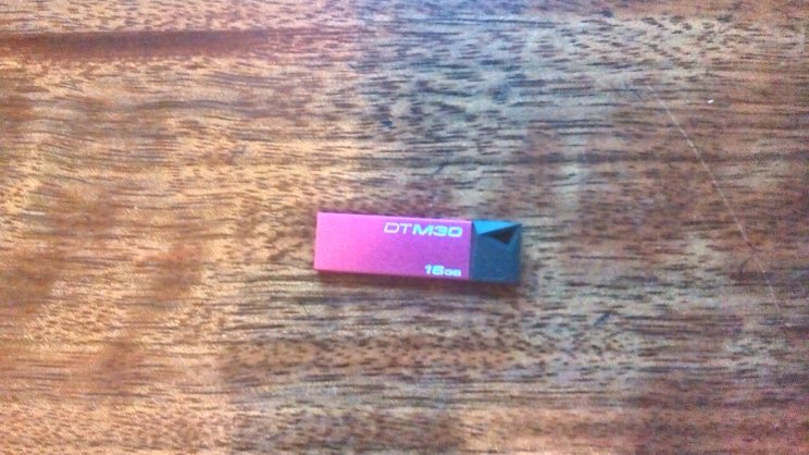 Pendrive mizéria 3. felvonás - 1. kép