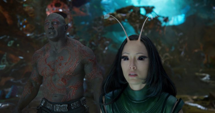 Drax (Dave Bautista) jó poénnak tartja, de csak egy határig Mantis (Pom Klementieff) megérzéseit