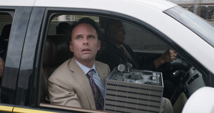 Sonny Burch (Walton Goggins) kénytelen rájönni: nem szép dolog épületet lopni
