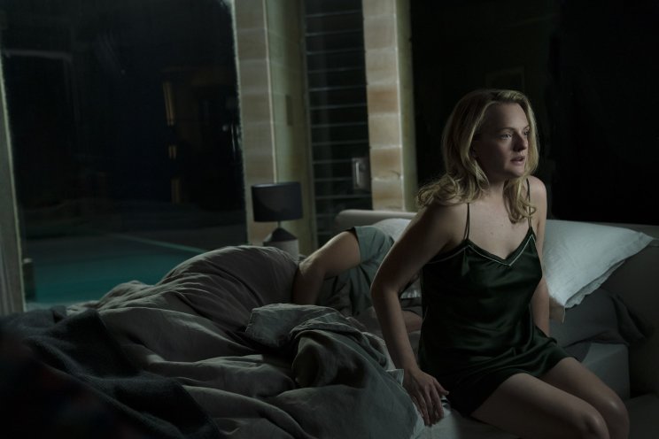 Cecilia (Elizabeth Moss) komoly döntésre jut az éjszaka közepén