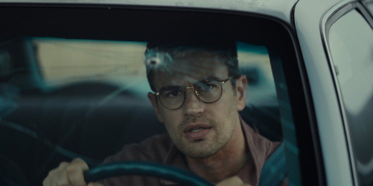 Hal (Theo James) sehogy sem tud megszabadulni a majom átkától