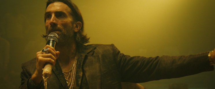 Tigrist (Sharlto Copley) csak az érdekli, hogy a nagyérdemű minél jobban szórakozzon