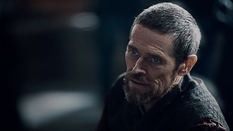 Ballard (Willem Dafoe) 25 év alatt sem változott sokat