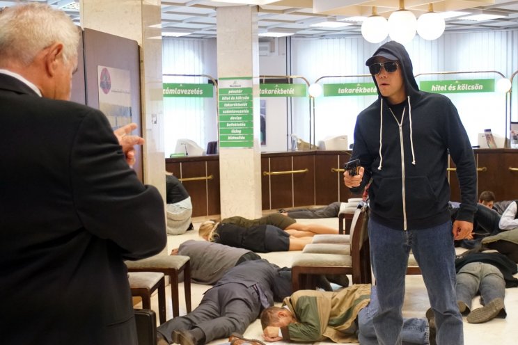Géza (Klem Viktor) elég rosszul tűri, ha nem fogadnak szót neki