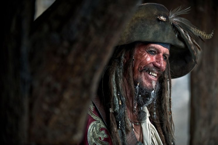 A Karib-tenger kalózai: Ismeretlen vizeken filmkritika - 7. kép