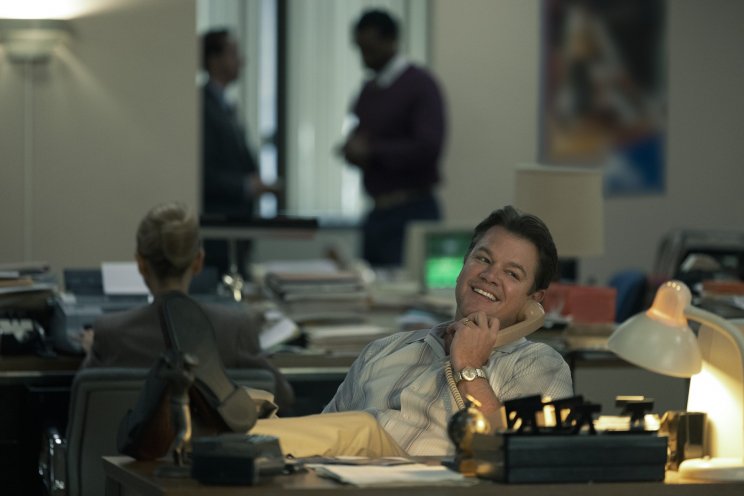 Sonny Vaccaro (Matt Damon) ugyan sokat telefonál, de azért nem vakarja egész nap a hátsóját