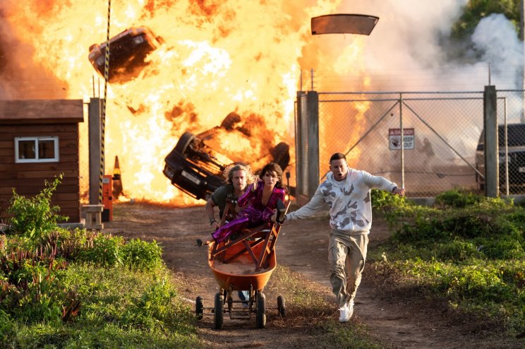 Jack Trainer (Brad Pitt) kitolja civil felebarátait szorult helyzetükből