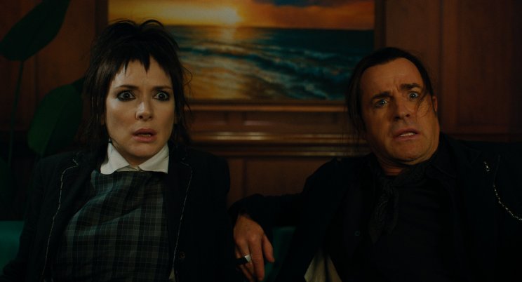 Lydia (Winona Ryder) és aktuális barátja, Rory (Justin Theroux) együtt szembesül a kísértetjárta ház borzalmaival