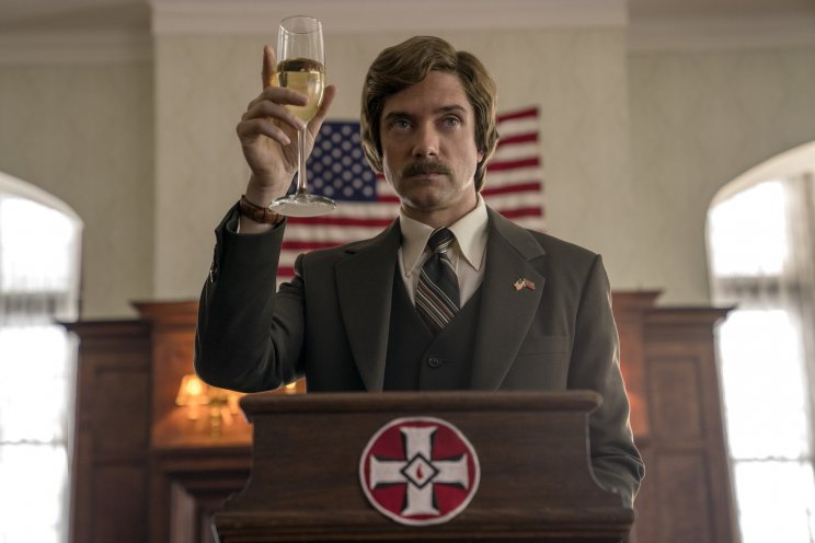 David Duke (Topher Grace) a simulékony klántag mintapéldánya