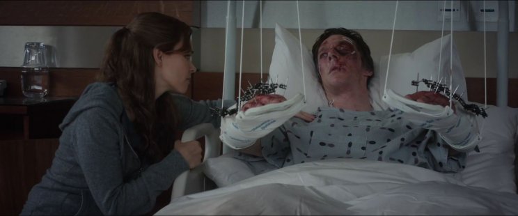 Dr. Christine Palmer (Rachel McAdams) hiába igyekszik, Stephen vigasztalhatatlan