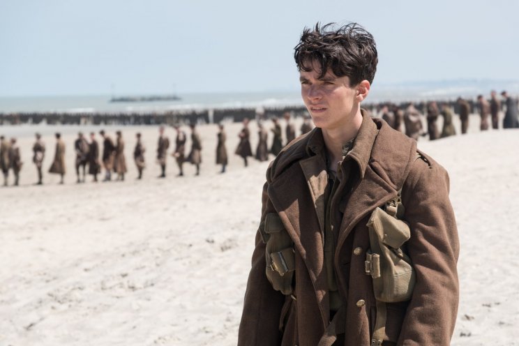 Tommy (Fionn Whitehead) és társai hosszú várakozás elébe néznek