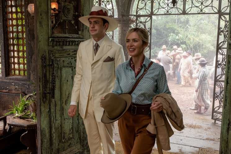 MacGregor (Jack Whitehall) és Lily (Emily Blunt) rácsodálkozik a dél-amerikai kultúrára