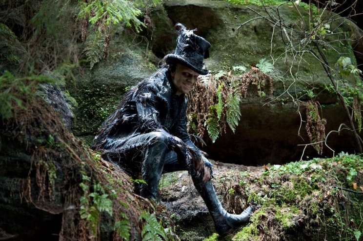 Hugo Weaving mint az ördög poszt-apokaliptikus reinkarnációja
