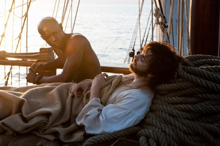 Adam Ewing (Jim Sturgess) és Autua (David Gyasi) 1849-ben, a Csendes-óceánon