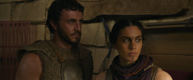 Arishat (Yuval Gonen) férjét, Lucius Verust (Paul Mescal) csak Hannoként ismeri