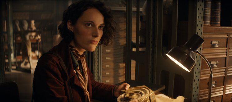 Helena Shaw (Phoebe Waller-Bridge) még jobban érdeklődik a sors tárcsája iránt, mint a régészetnek élő keresztapja