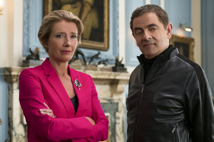 A miniszterelnök asszony (Emma Thompson) sem tudja eldönteni, English áldás-e vagy átok