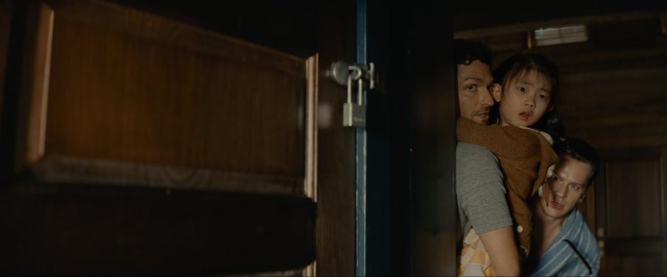 Andrew (Ben Aldridge) és Eric (Jonathan Groff) kész bármi áron megvédeni a lányukat