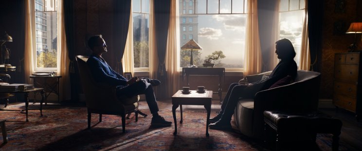 Thomas "Neo" Anderson (Keanu Reeves) a lehető "legjobb" kezekben van pszichiáterénél (Neil Patrick Harris)