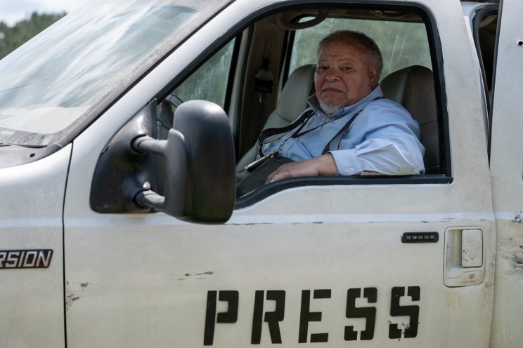 A veterán Sammy (Stephen McKinley Henderson) jó tanácsokkal látja el a társakat az út során, legfeljebb nem mindig hallgatnak rá