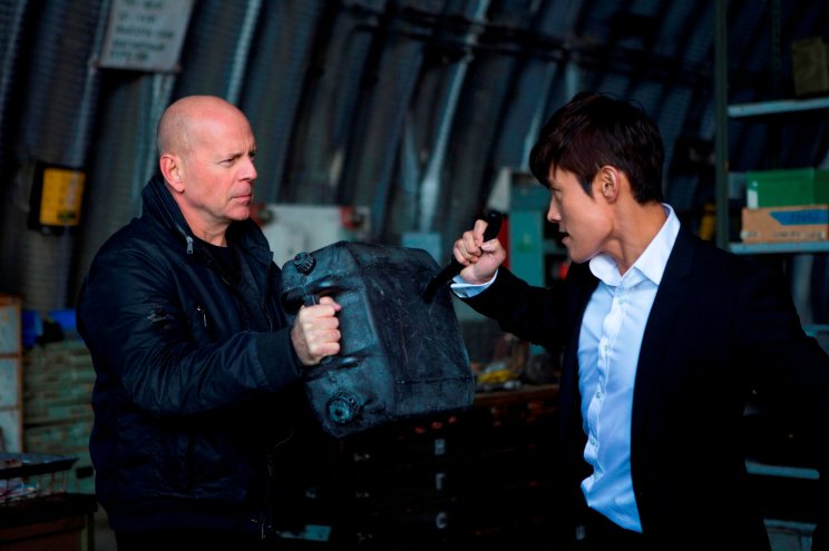 Frank és Han (Byung-hun Lee) a maguk módján gyepálják egymást