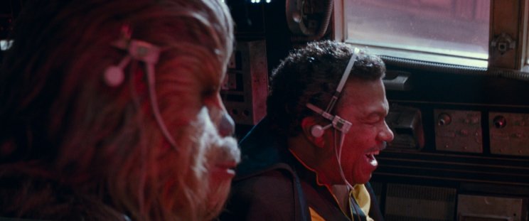 A jó öreg Lando (Billy Dee Williams) újra elemében a Sólyom kormányánál