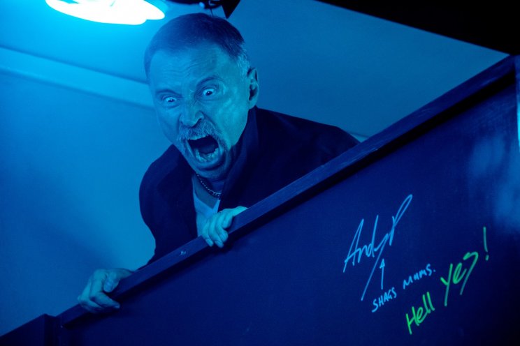 Begbie-t (Robert Carlyle) csak a bosszú élteti - még a budin is