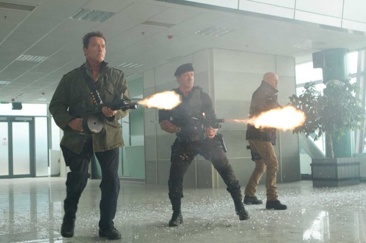 Hármasban szép az élet: Schwarzenegger, Stallone és Willis egy halálos trió.
