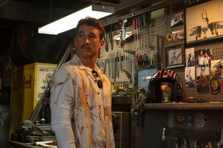 Bradly Bradshaw-t (Miles Teller) még a fal is a múltra emlékezteti
