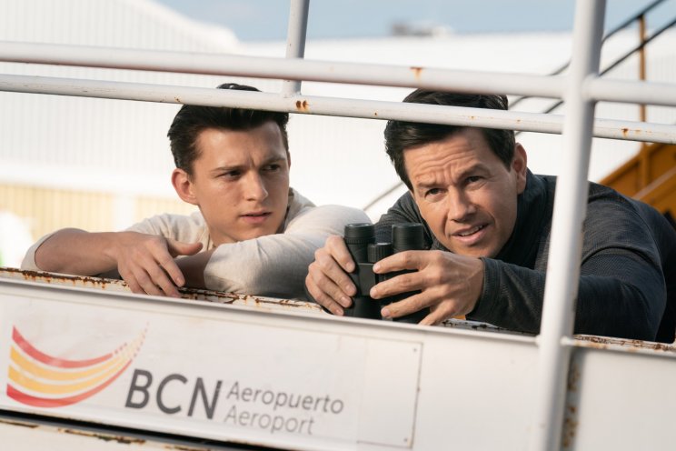 Nathan (Tom Holland) és Sully (Mark Wahlberg) fuvart keres a kincshez