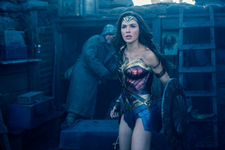 És a háború poklában megszületett Wonder Woman...