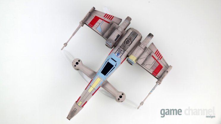 Elképesztően fest az X-wing (is), a festés komoly harcokra utal!