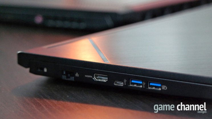 Gamer gépekhez képest vékony kis erőműveket kapunk