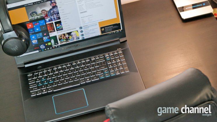 Teljes értékű billentyűzet, megvilágított gombok - csak úgy gameresen