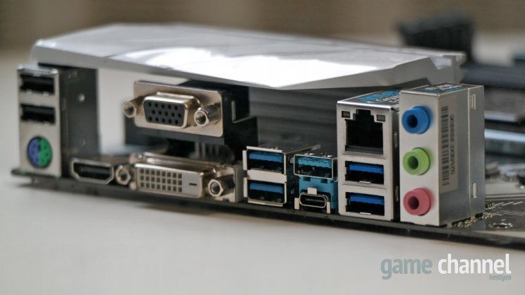 Nem szűkölködik egyik ASRock B365 Pro4 deszka sem csatlakozókban