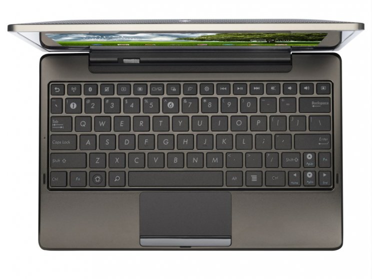 Jó minőségű anyagok, kiváló billentyűzet, multi-touch touchpad