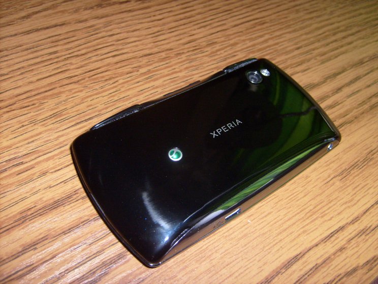Sony Ericsson Xperia Play - 3. kép