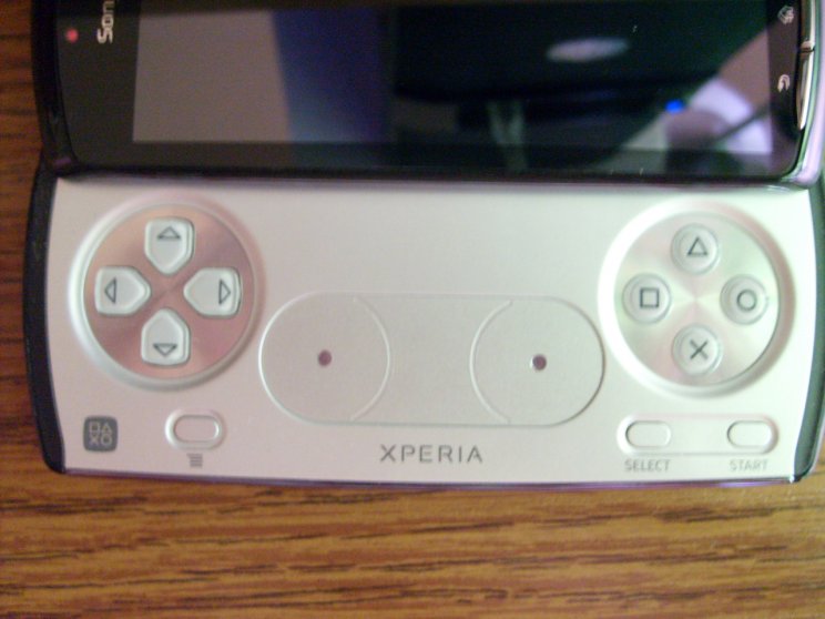 Sony Ericsson Xperia Play - 6. kép
