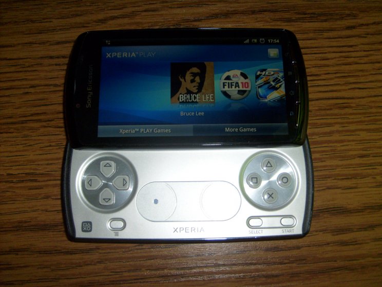 Sony Ericsson Xperia Play - 8. kép