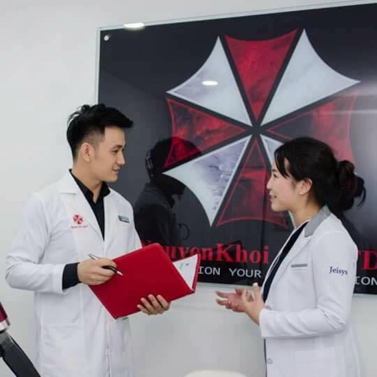 A Resident Evil logójával hirdeti magát egy vietnami bőrgyógyászati klinika - 2. kép