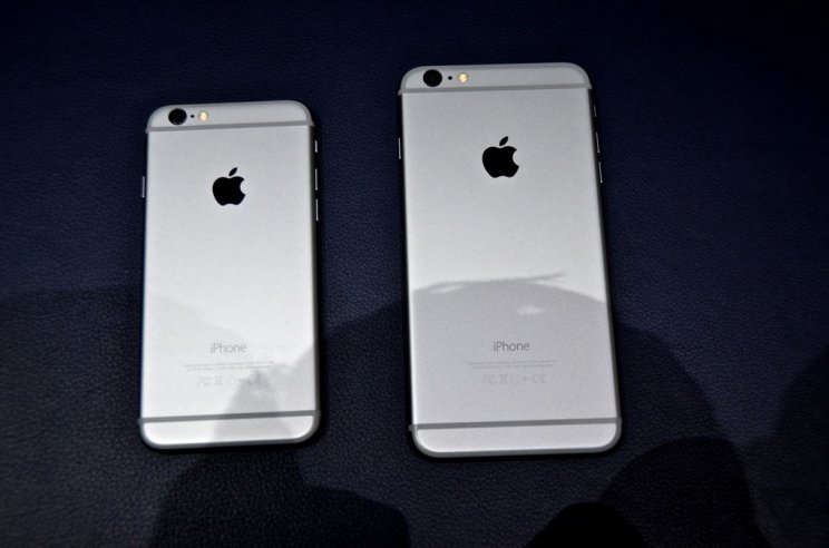 A két új iPhone mellett okosórák is érkeztek az Apple műhelyéből - 2. kép