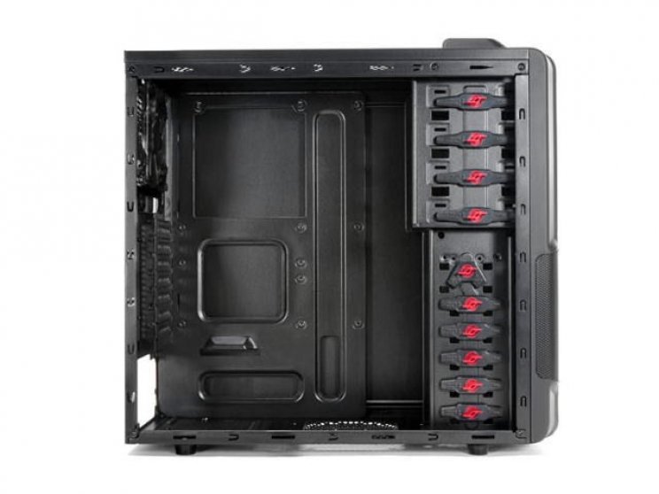 A Thermaltake bemutatta új Dokker számítógépházát - 3. kép