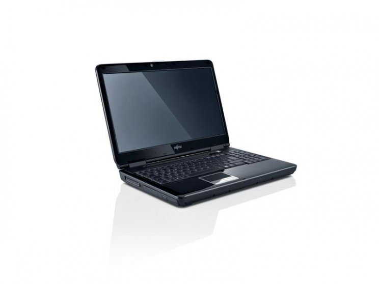 A Fujitsu új noteszgépekkel, PC-kkel és munkaállomásokkal lép piacra - 2. kép