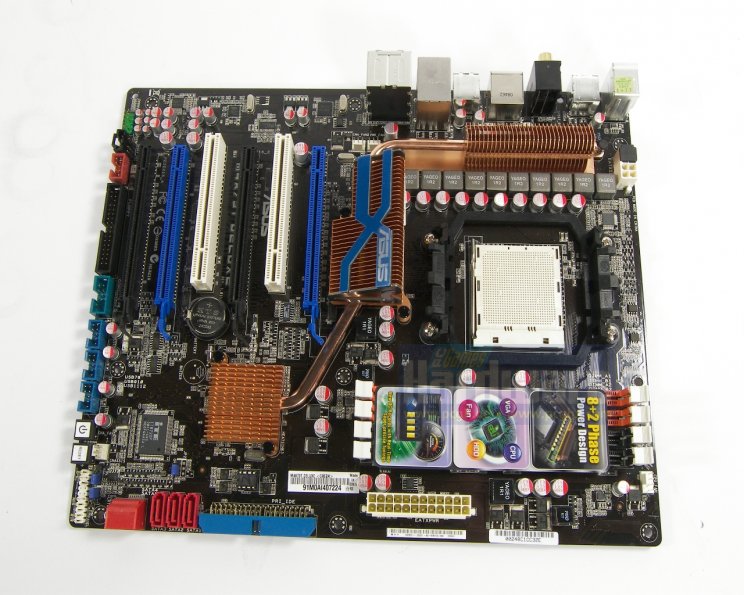 Asus M4A79T Deluxe: Egy újabb AM3-as alaplap - 2. kép