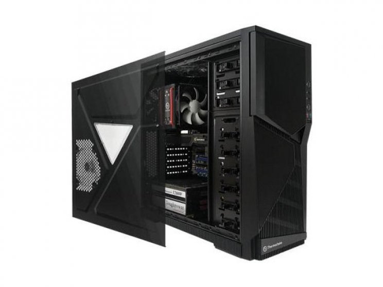 A Thermaltake bemutatta új Armor A90 számítógépházát - 2. kép